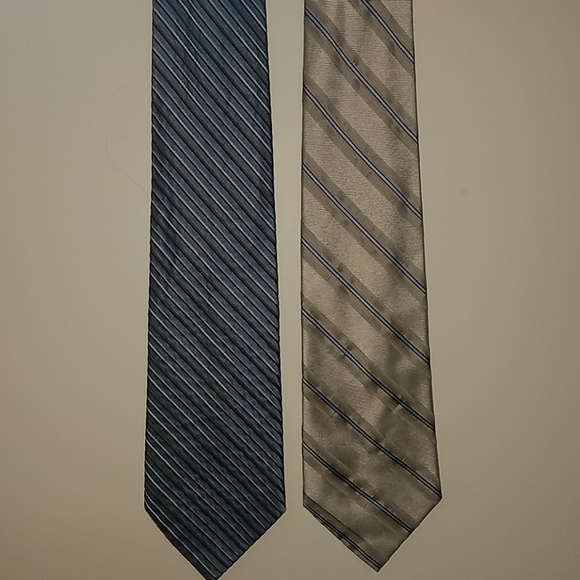 Two Liz Claiborne Ties. - Picture 1 of 2